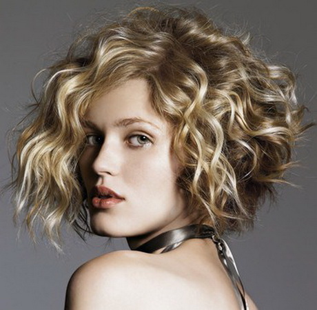 para cuidar el pelo corto rizado y facilitar su peinado puedes hacer lo siguiente - Pelo Corto Rizado para cuidar el pelo corto rizado y facilitar su peinado puedes hacer lo siguiente - Pelo Corto Rizado