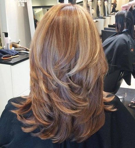 Cortes de pelo en capas mediano