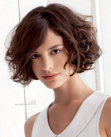 peinados-para-cabello-rizado-corto-mujer-09_14 Peinados para cabello rizado corto mujer