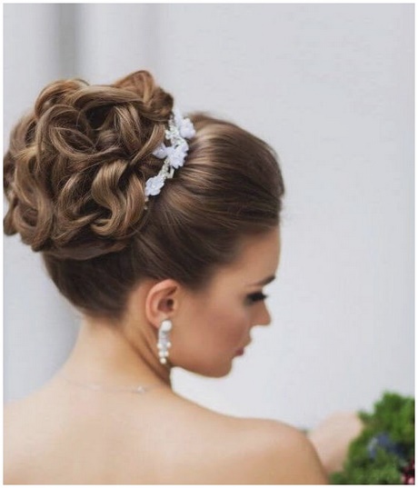 peinados-elegantes-para-novias-2019-30_4 Peinados elegantes para novias 2019
