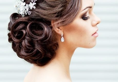 peinados-elegantes-para-novias-2019-30_9 Peinados elegantes para novias 2019